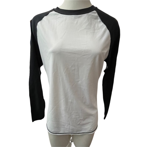 Old Navy Tops - Old navy long sleeve athletic shirt size L